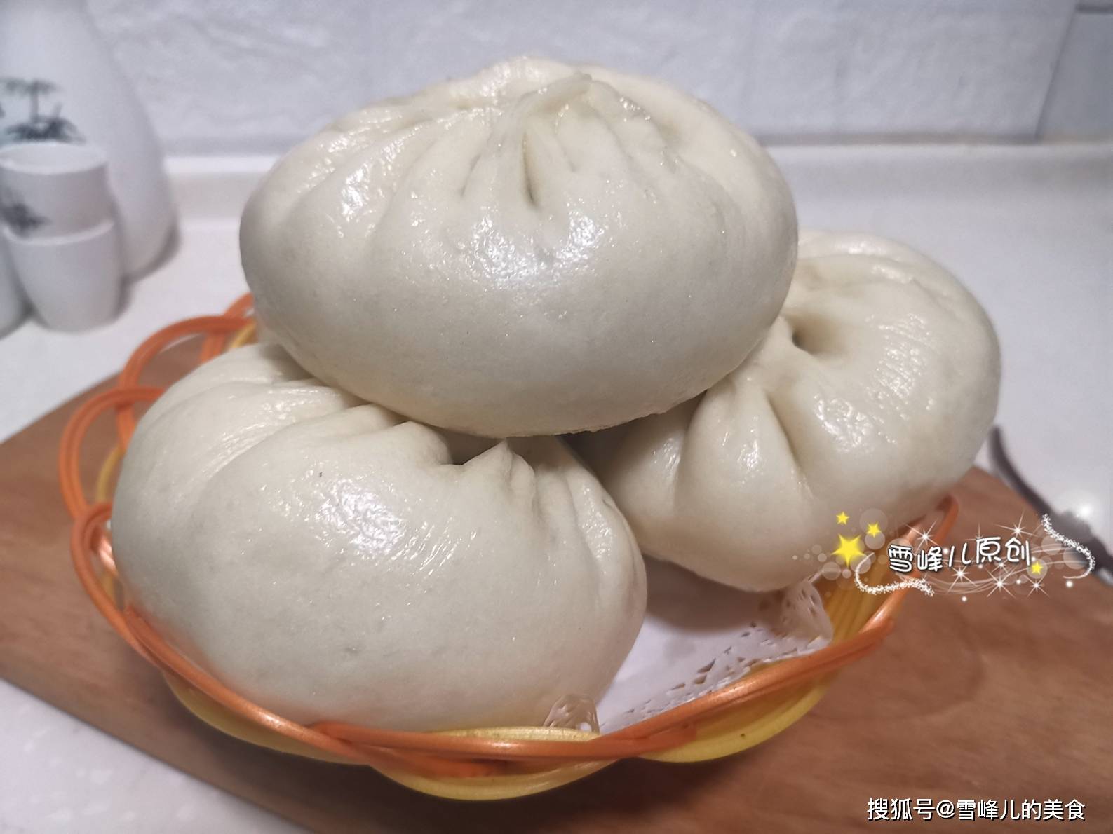 10月蒸包子 韭菜芹菜靠边站 这菜好吃又营养 比肉馅包子都香 萝卜