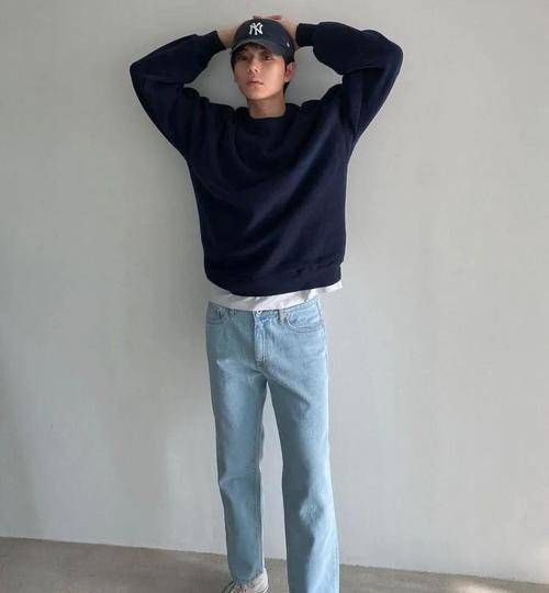 天气 男生秋天穿什么外套好看?拥有这3款潮流上衣就够了,简约显帅气