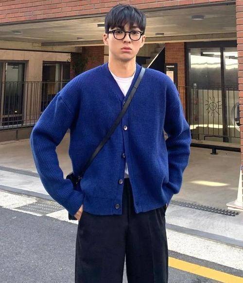 天气 男生秋天穿什么外套好看?拥有这3款潮流上衣就够了,简约显帅气