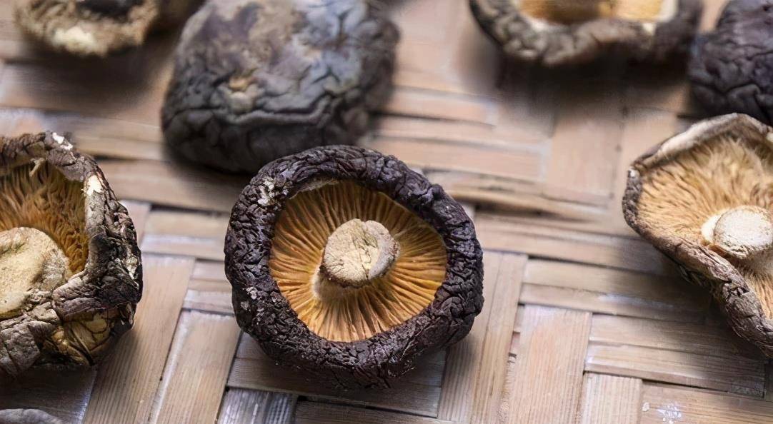 护肤品藏在身边的“天然护肤品”，黑发、祛皱、美白，少花钱养出好皮肤