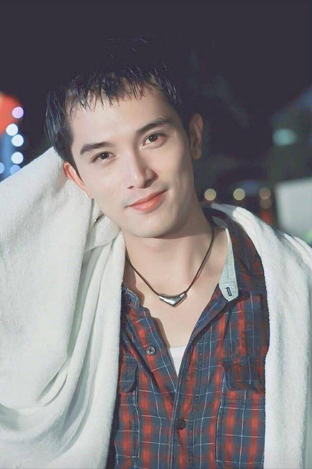 眼睛痞帅但不油腻的男演员，我只服这4位！天生有一张“花心”的脸邱泽黄宗泽欧豪