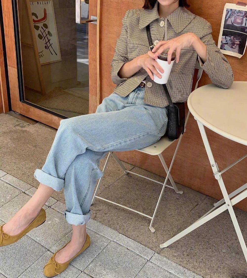 样式 优雅气质的秋季穿搭，简约时尚随心搭配，显瘦显高美的恰到好处