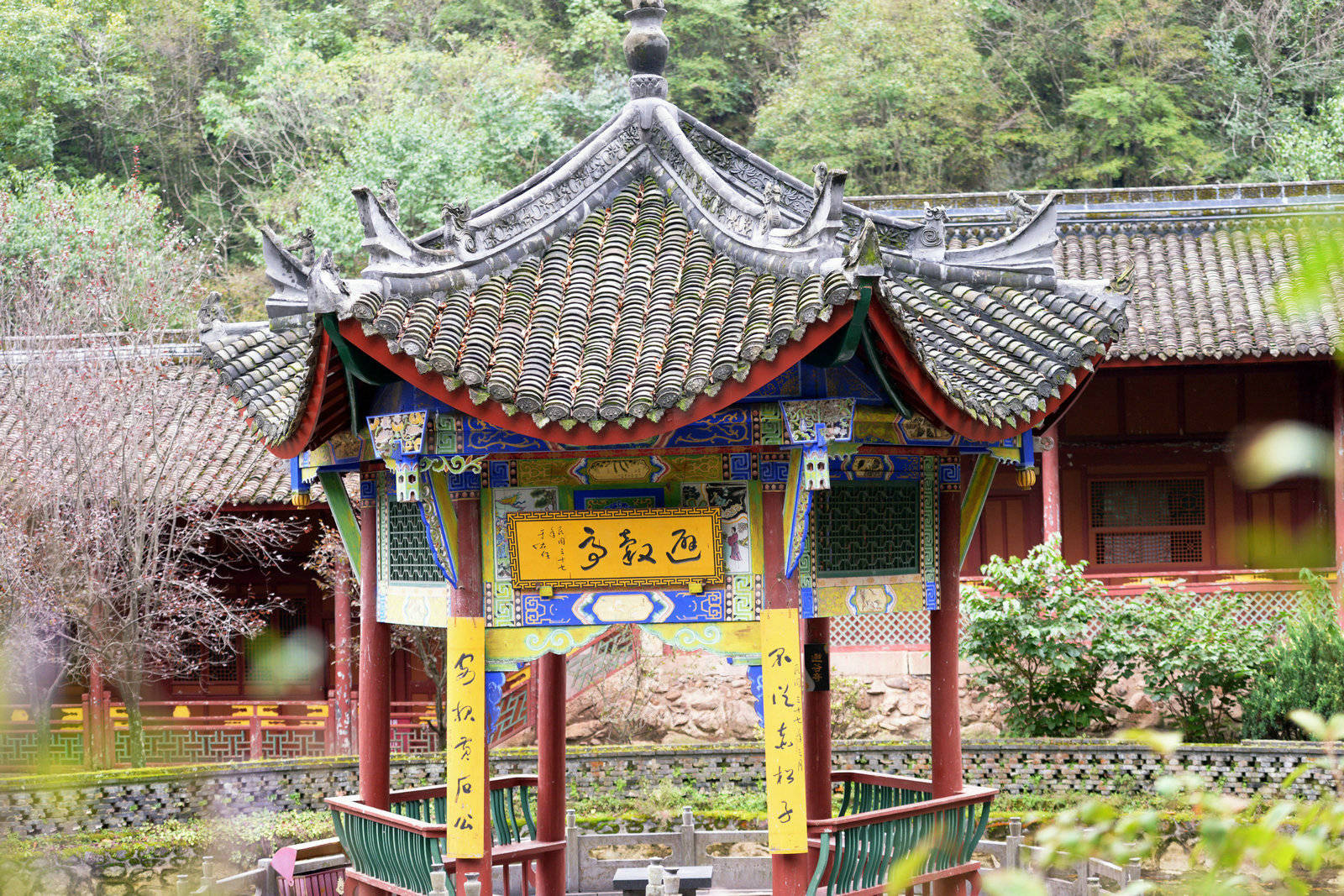 张良庙寻古紫柏山赏秋十月去留坝赴一场秦岭红叶奇幻之约