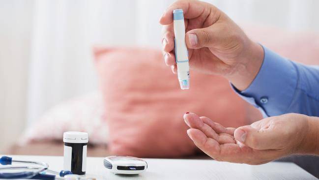 控制|血糖超过多少需要用药物来控制？长期血糖超高，有哪些危害？