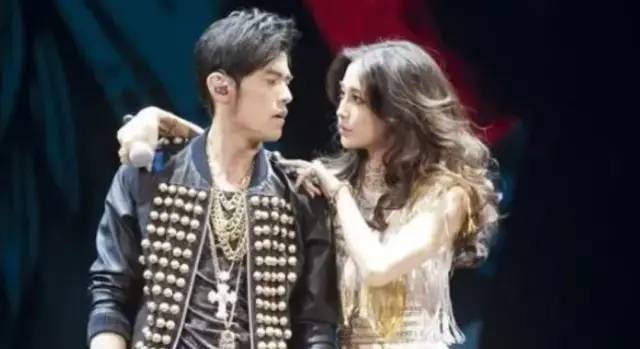 怎么样才能当上明星的伴舞 b370c22ac37f4f81a5ec9e52d12a9eb2.jpeg