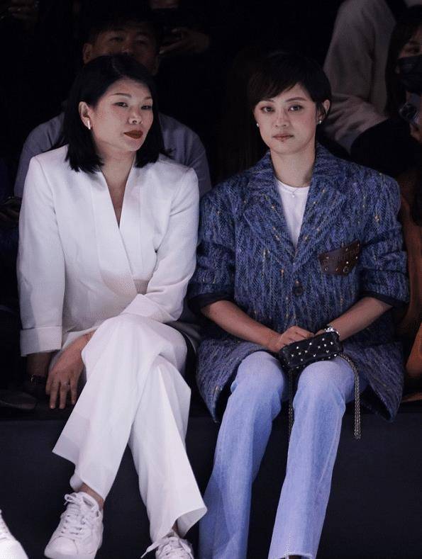 傲人 上海时装周众女星PK！孙俪略显老气，林允身材傲人，江疏影气场全开