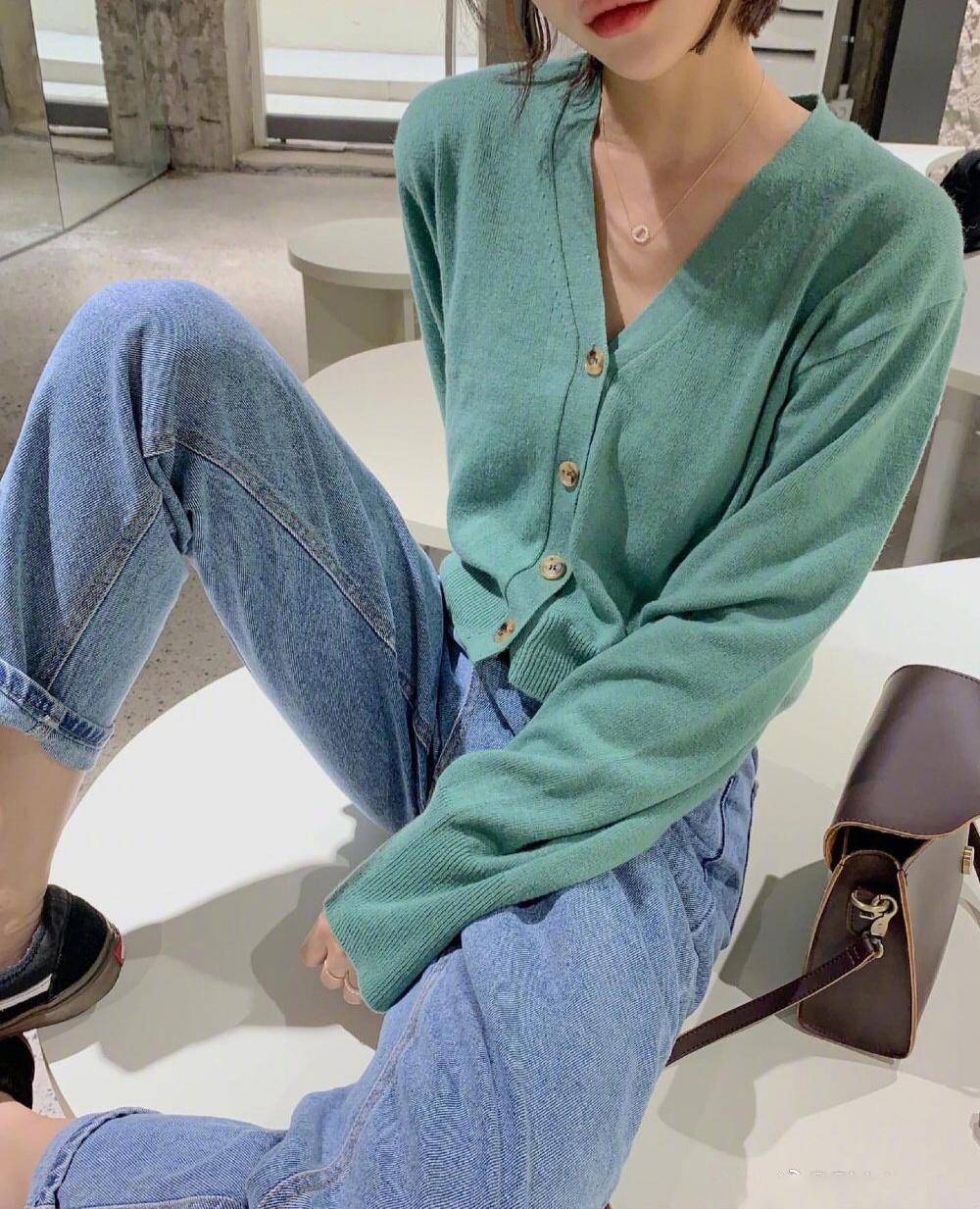 样式 优雅气质的秋季穿搭，简约时尚随心搭配，显瘦显高美的恰到好处