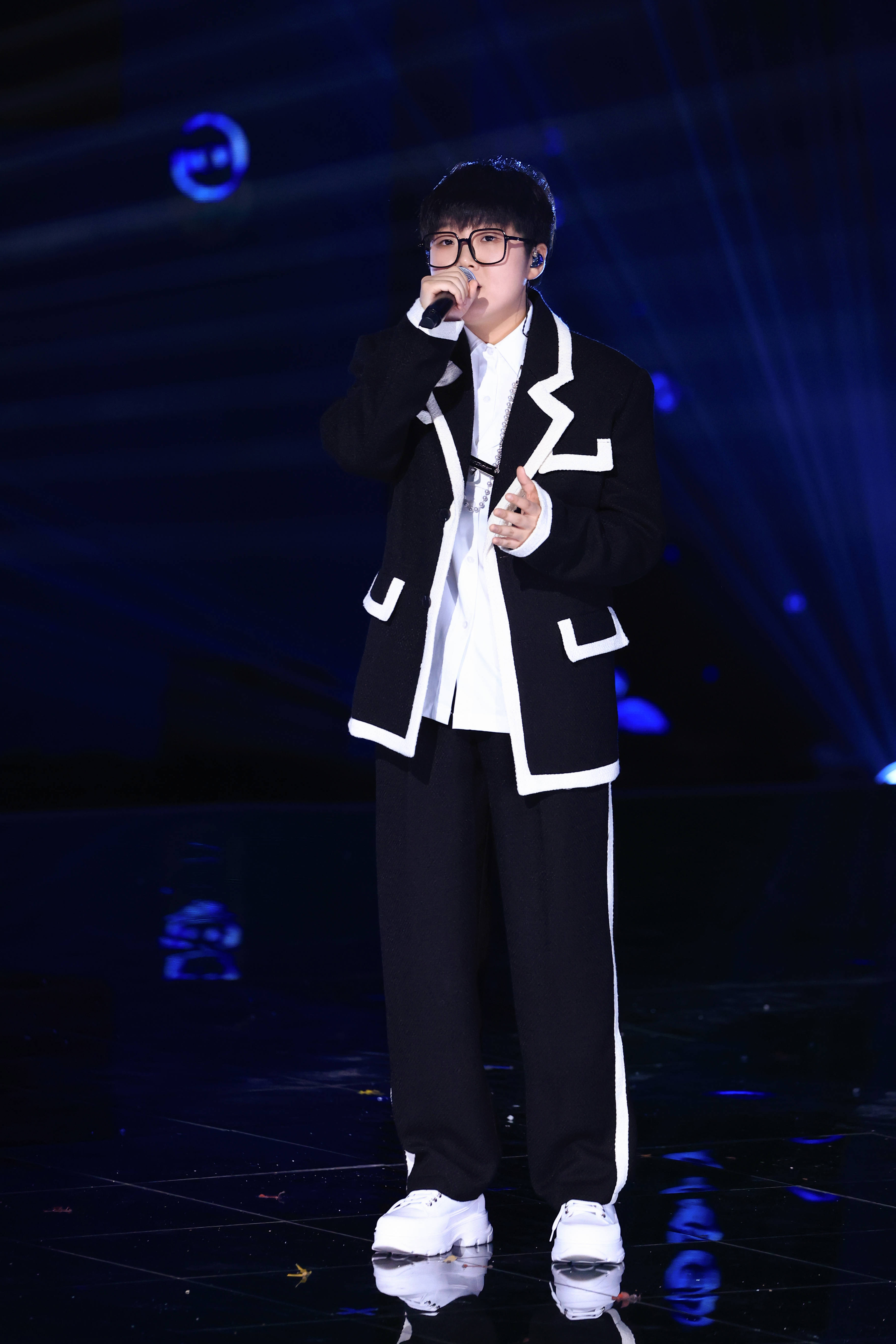 《2021中国好声音》总决赛伍珂玥夺魁 历届导师学员互动传承初心