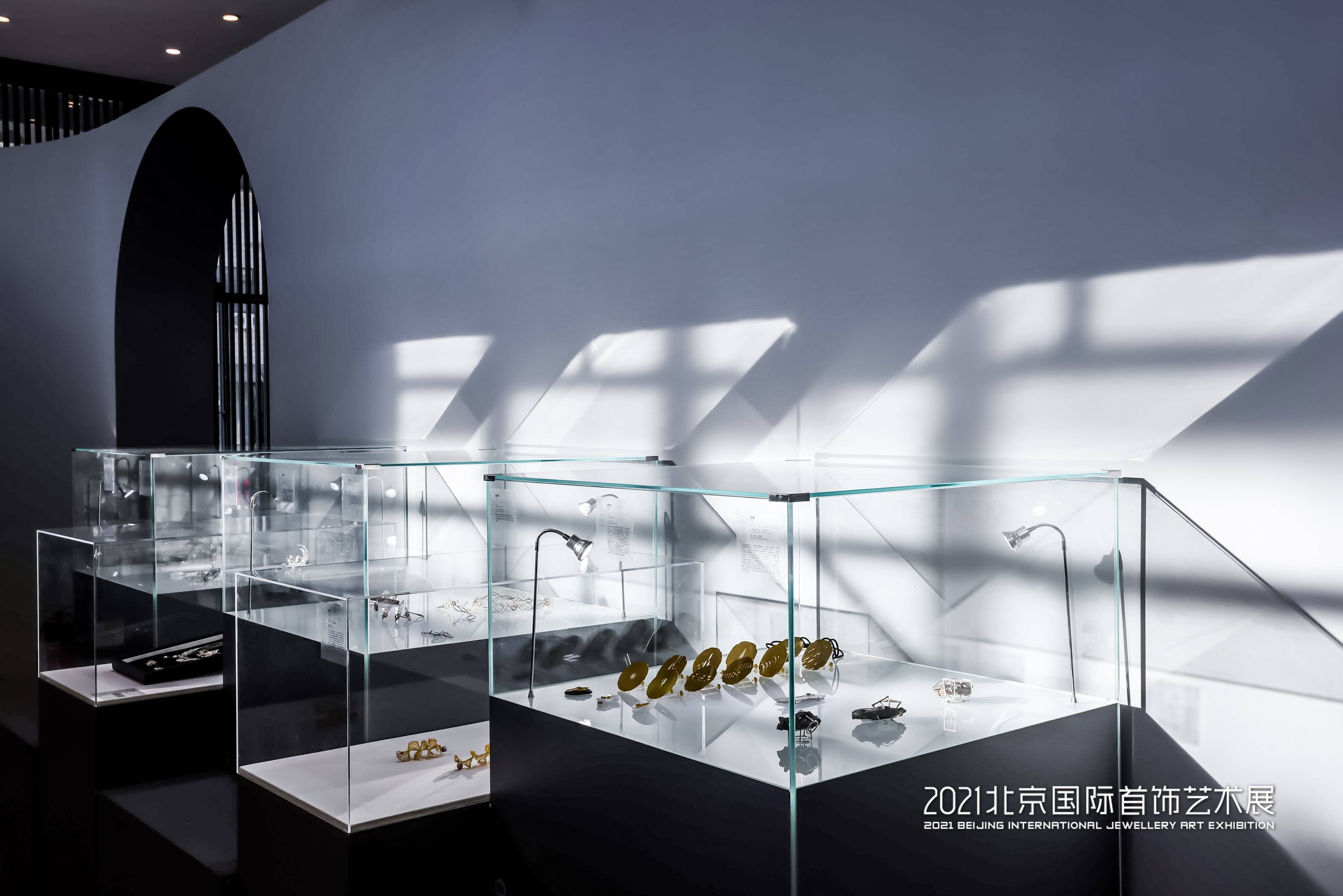 2021北京国际首饰艺术展在北京服装学院开幕