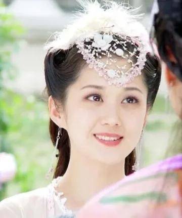 喜剧|《刁蛮公主》“宫廷喜剧风”看服观众~ 张娜拉“跨国”公主很讨喜