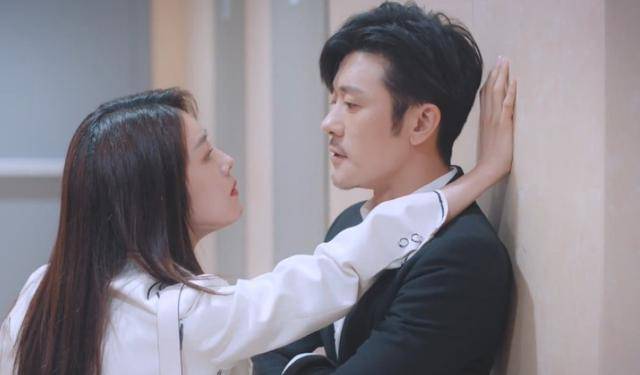 职场|播出12天拿下8个收视第一，网友评：作为一部轻喜剧，它算成功的