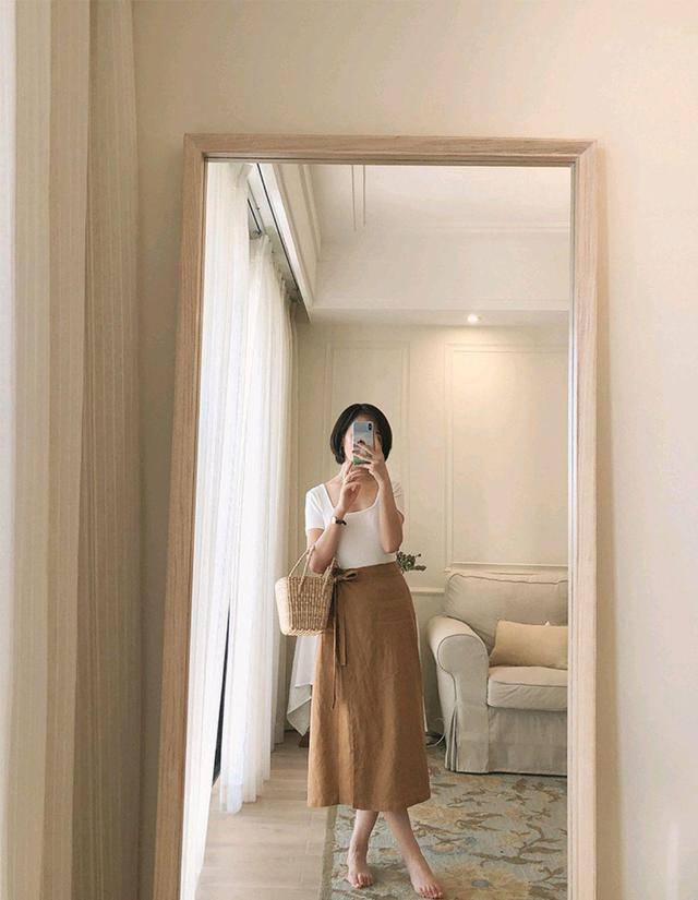 服装 成熟女性夏季怎么穿清爽有气质?看看这些穿搭就懂了,简约利落