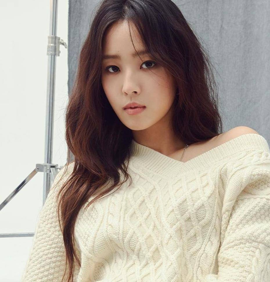 除了分享这一段不开心的遭遇,崔艺彬还分享了在拍摄