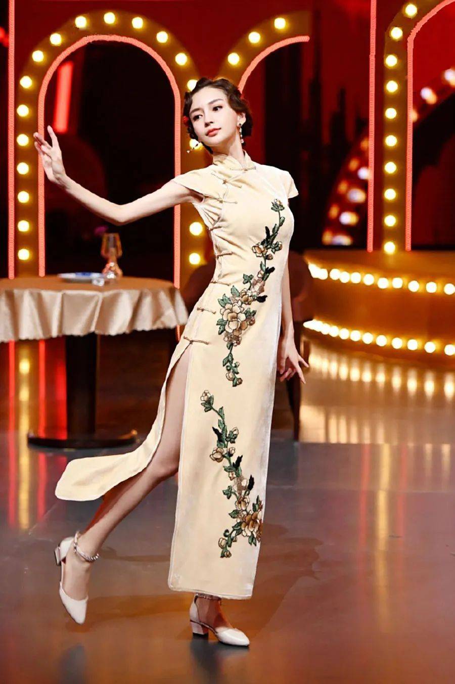 好身材 中国穿旗袍最美的7位女星，刘亦菲温婉可人，关晓彤性感撩人