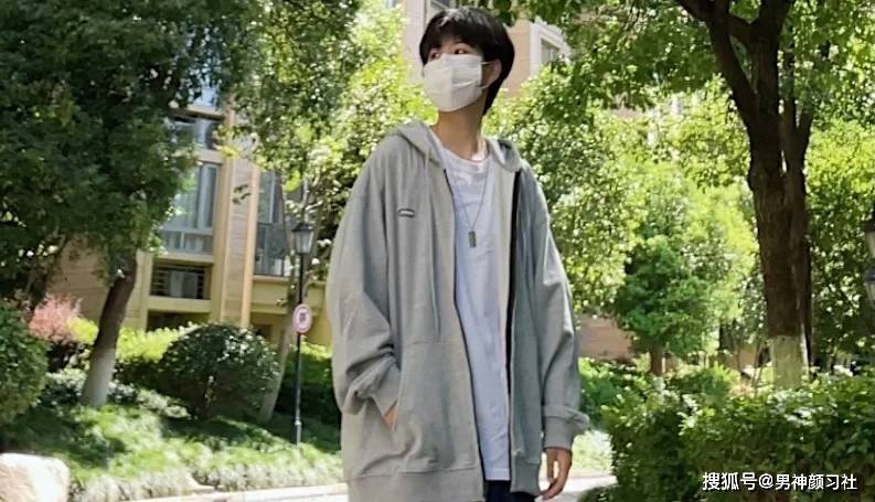 颜色 拼接与混搭，穿成秋日童话！这么穿女生都会觉得你很OK