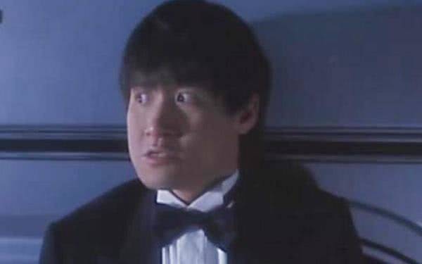 因为|因与成龙闹不和，拍了一部电影讽刺成龙，没想到还成了经典！