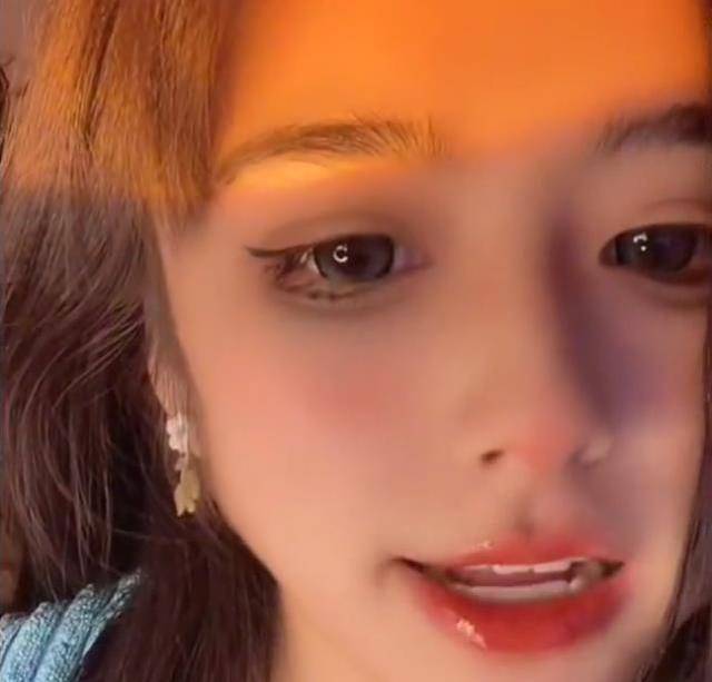 男儿身|萝莉网红安妮，靠骂人涨粉百万火遍全网，自曝“男儿身”惊呆众人