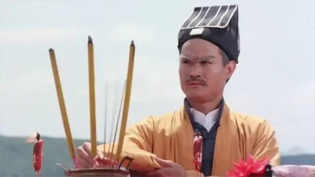 周星驰|香港电影十大经典角色，“九叔”林正英，“禁欲系”法海令人难忘！