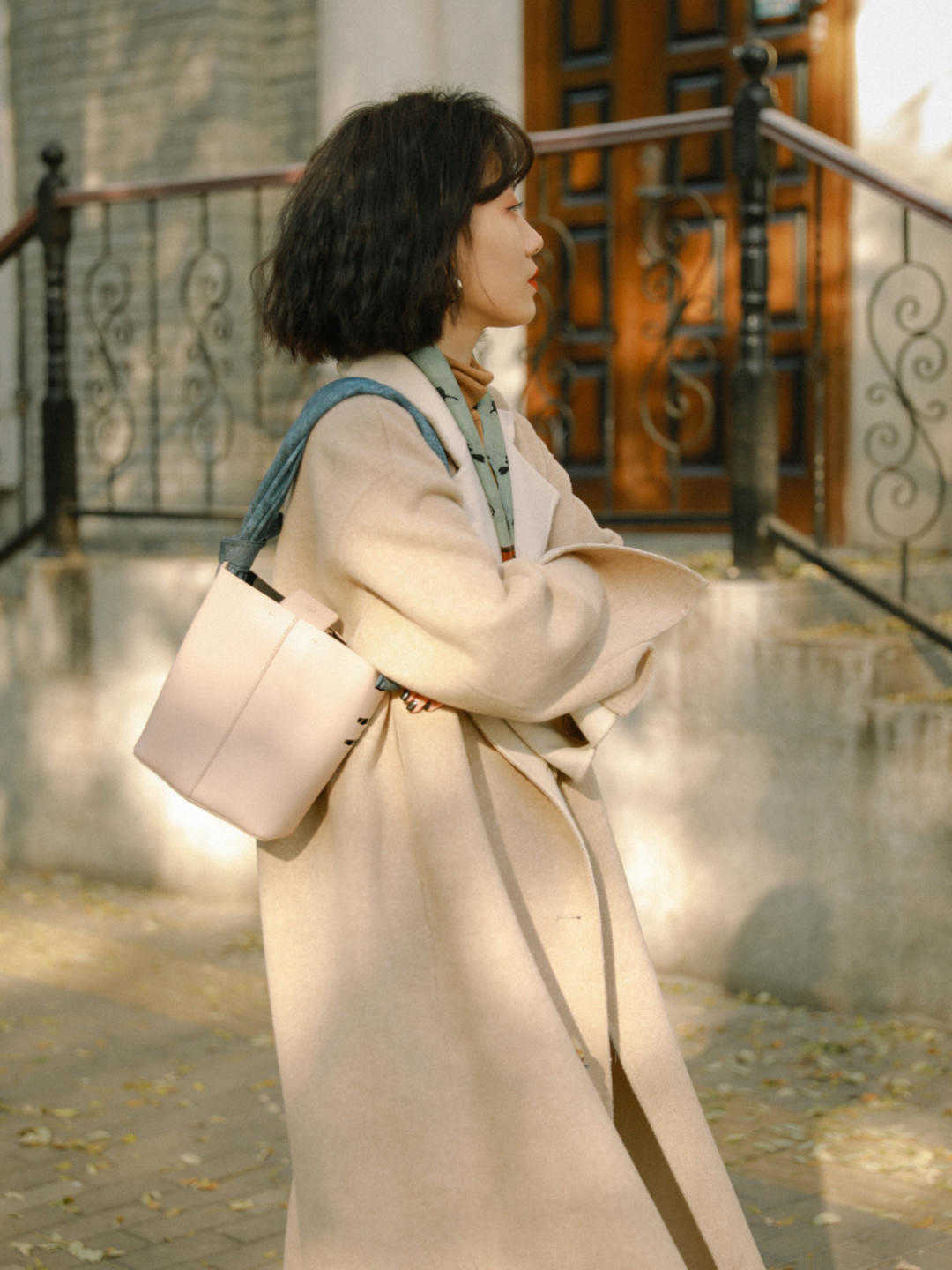 是属于 被法式穿搭造型惊艳了！毛衣搭配阔腿裤高级时髦，秋冬该这么穿