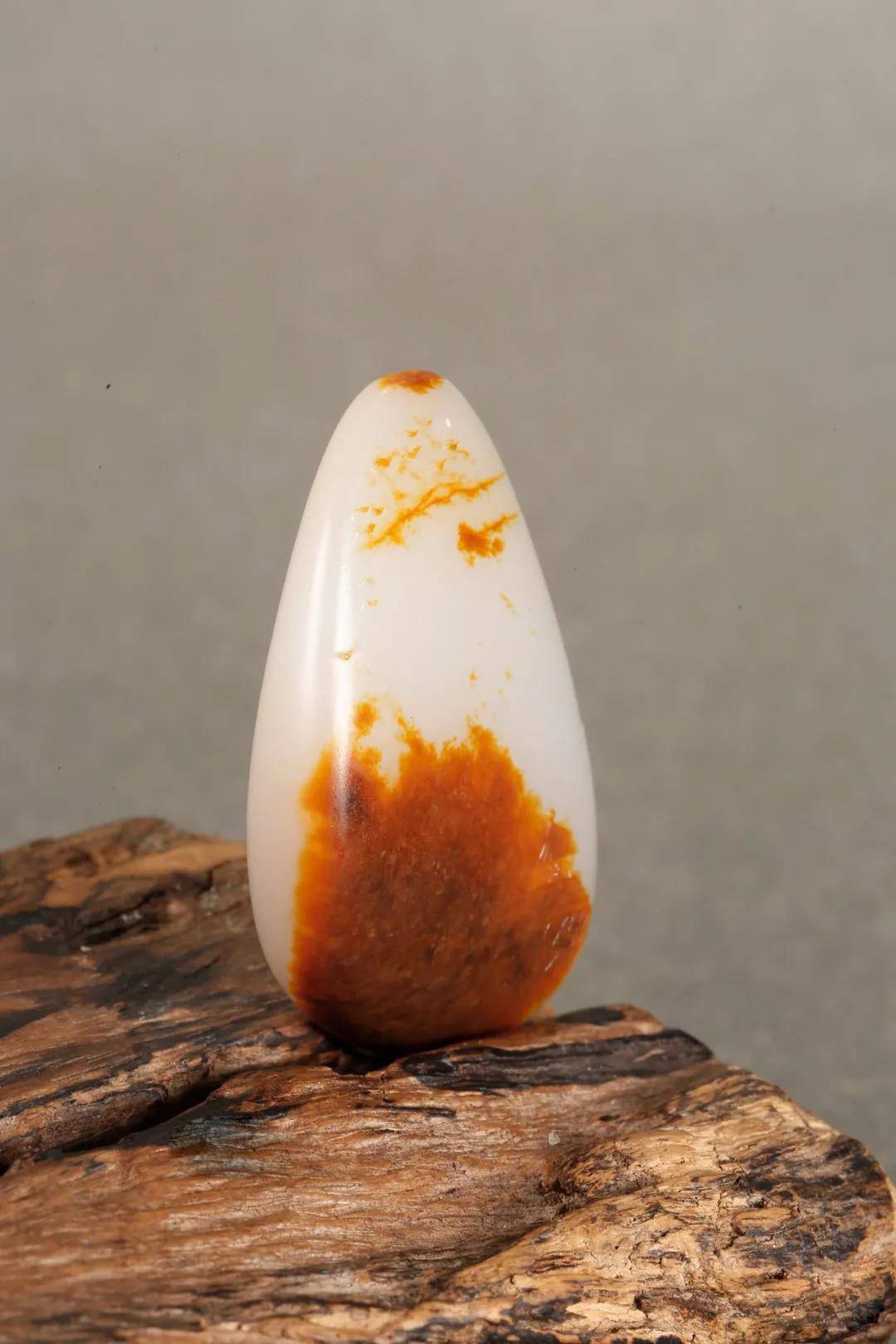 稳居和田玉籽料的c位,红皮白肉的疯狂,你懂么?