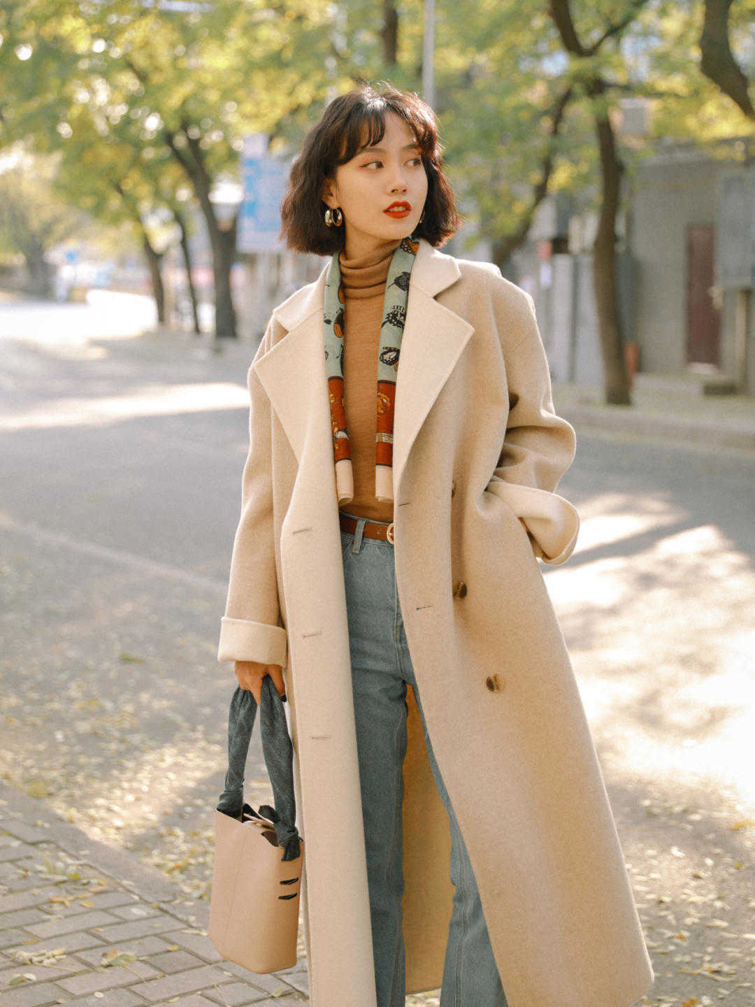 是属于 被法式穿搭造型惊艳了！毛衣搭配阔腿裤高级时髦，秋冬该这么穿