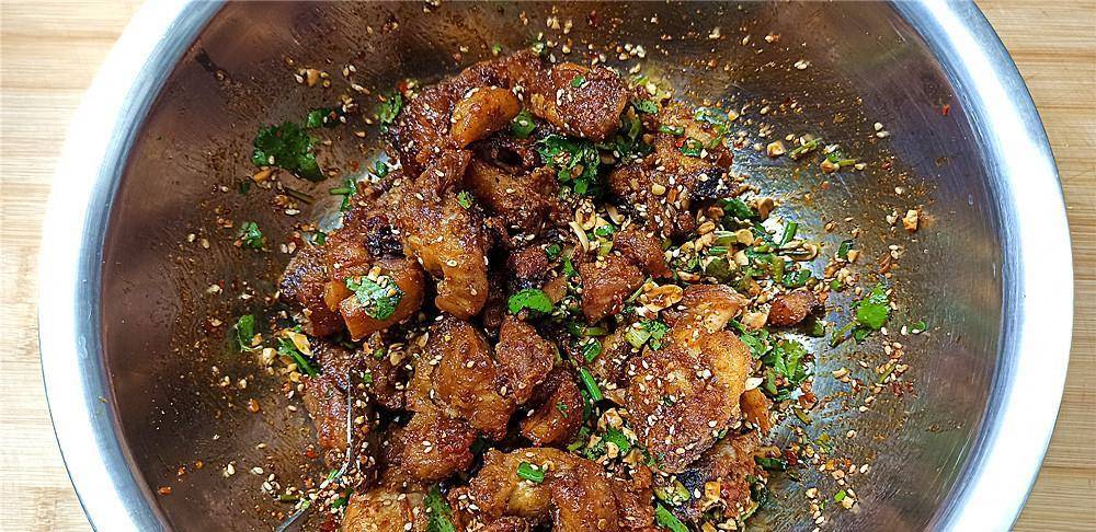 "麻辣香酥鸡"不用去买来吃,自己就可以做,味道不比买来的差