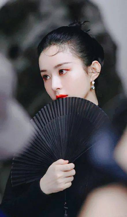 赵丽颖 离婚后的赵丽颖，携手写意国风拍大片！网友：美出天际