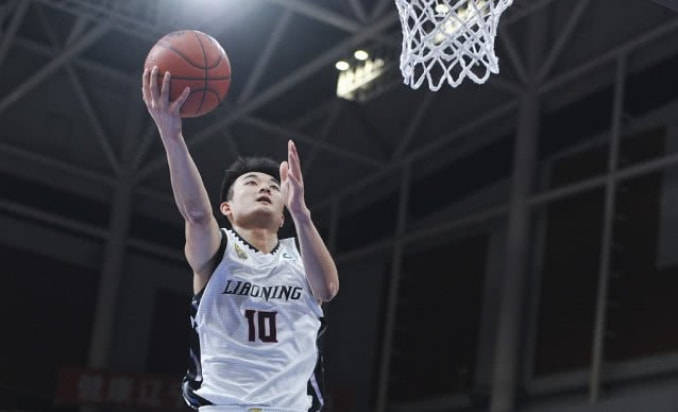 原创丛明晨的扣篮四年没有看过了那个暴力的锋卫摇摆人回来了