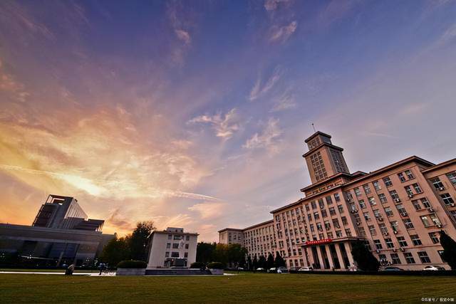 原创这所985终于成立了新传院!院校黑马预定!考研人快看!