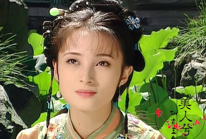假发看够了雷同的双丫髻，明明编发、盘发和双马尾才是古装少女标配