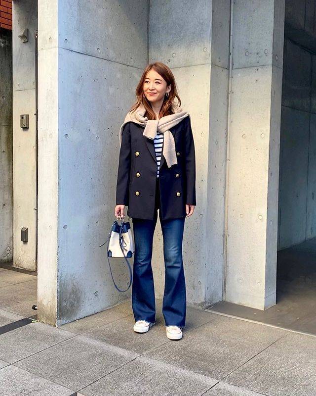 黑色 冬季针织衫怎么穿好看 这个博主的简约搭配法给你灵感