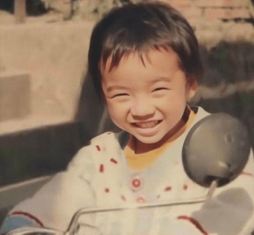 方面|华晨宇,就这样在火星弟弟和孩子之间,改写了他的结局