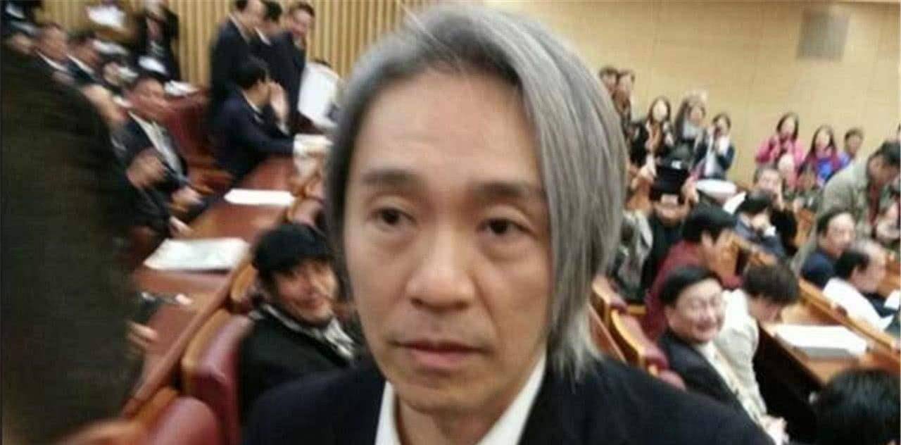 张艺谋谈周星驰视频 55b8ea3a14d1436d8e28985ba41ac54c.jpeg