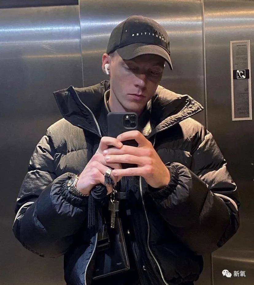 Charles 这是人类能长出来的脸吗?!