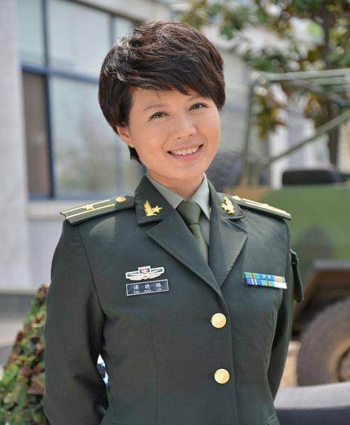 原创被称为军旅霸王花牺牲自己捧红丈夫却遭到了无情的背叛