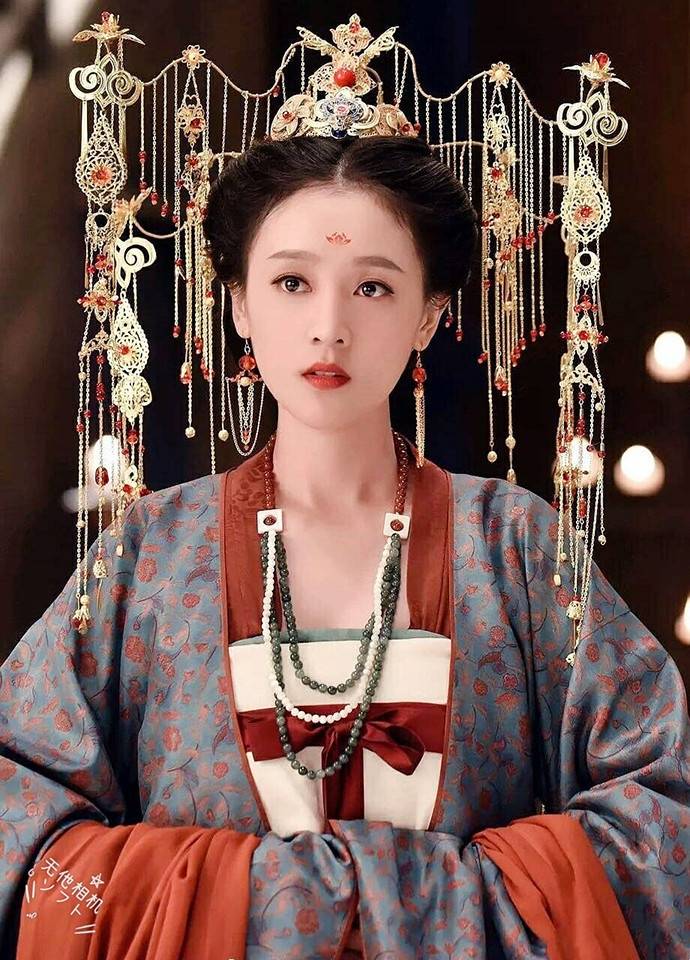 古装剧9款华丽浮夸的头饰鞠婧祎杨紫被嫌弃赵丽颖张钧宁美成经典