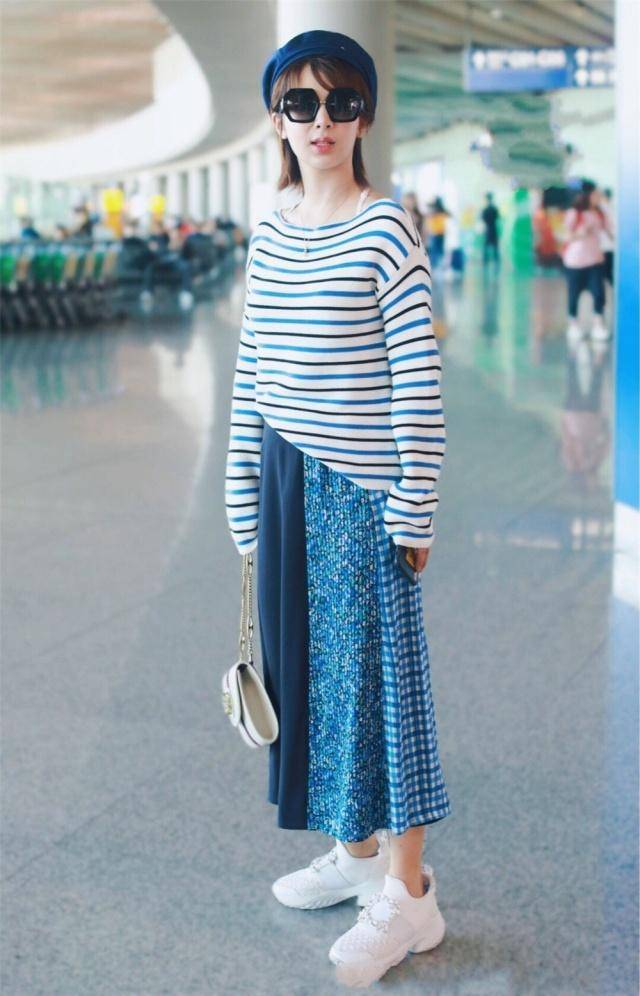 条纹 杨紫瘦下来真任性,条纹衫配拼接裙穿出满满少女感,直接美回18岁
