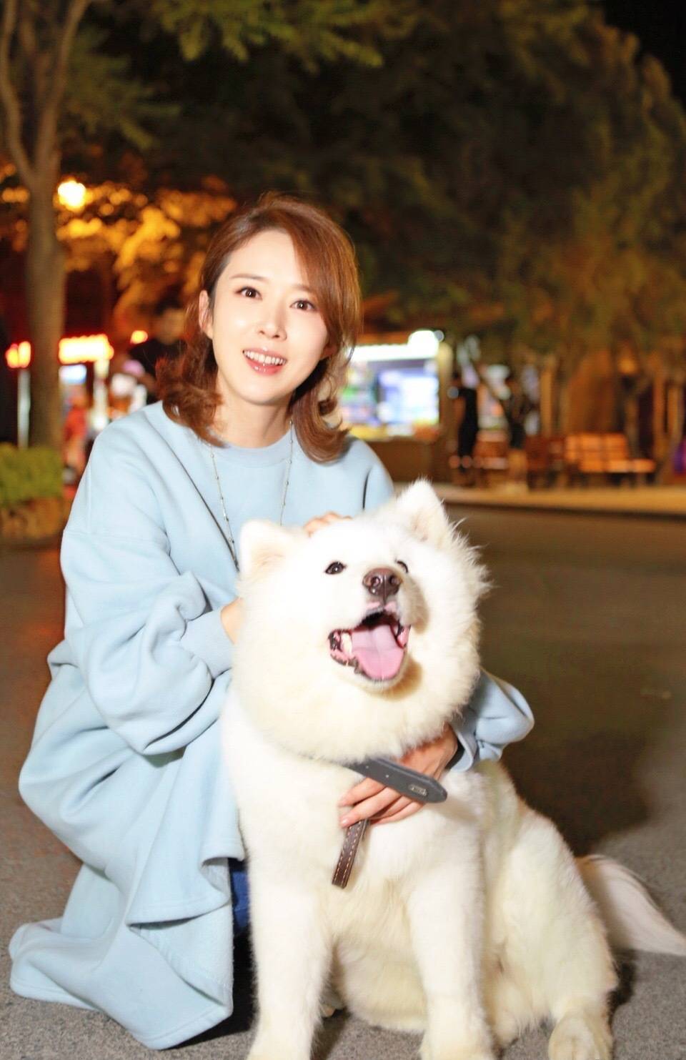曲线 被颜丹晨的身材惊艳!穿改良旗袍曲线窈窕温婉优雅,真不像中年人