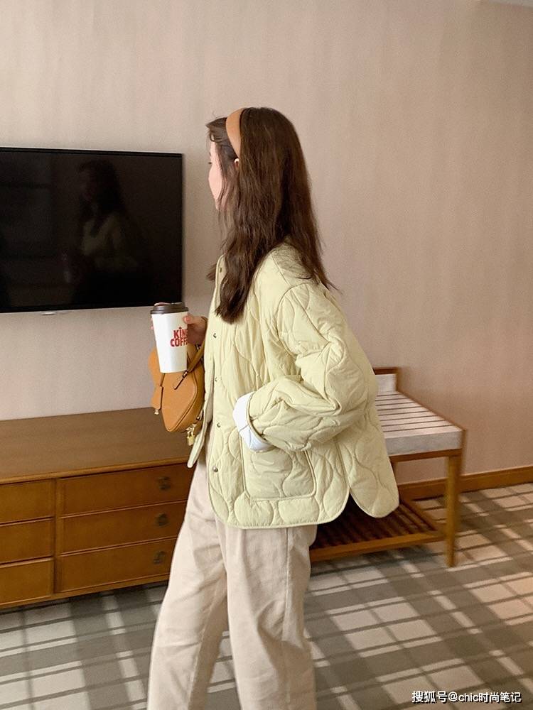 氛围 棉服两件就够，一件菱格纹瘦出新高度，一件美式棒球服野出新圈子