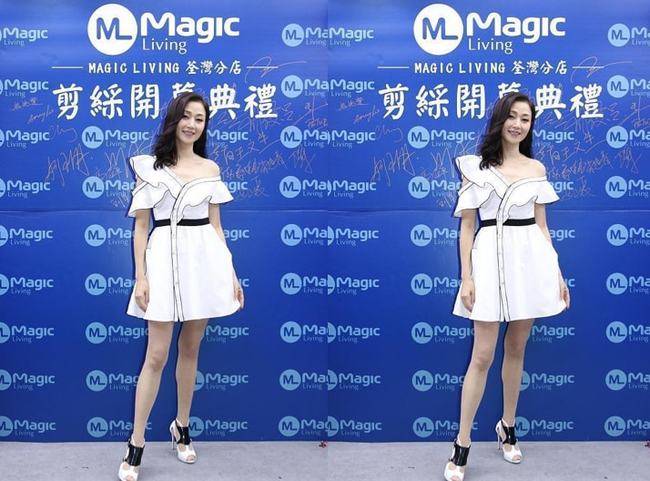 身材 年过50的万绮雯真不一般，穿短裙秀“百万女团腿”，看着太撩人
