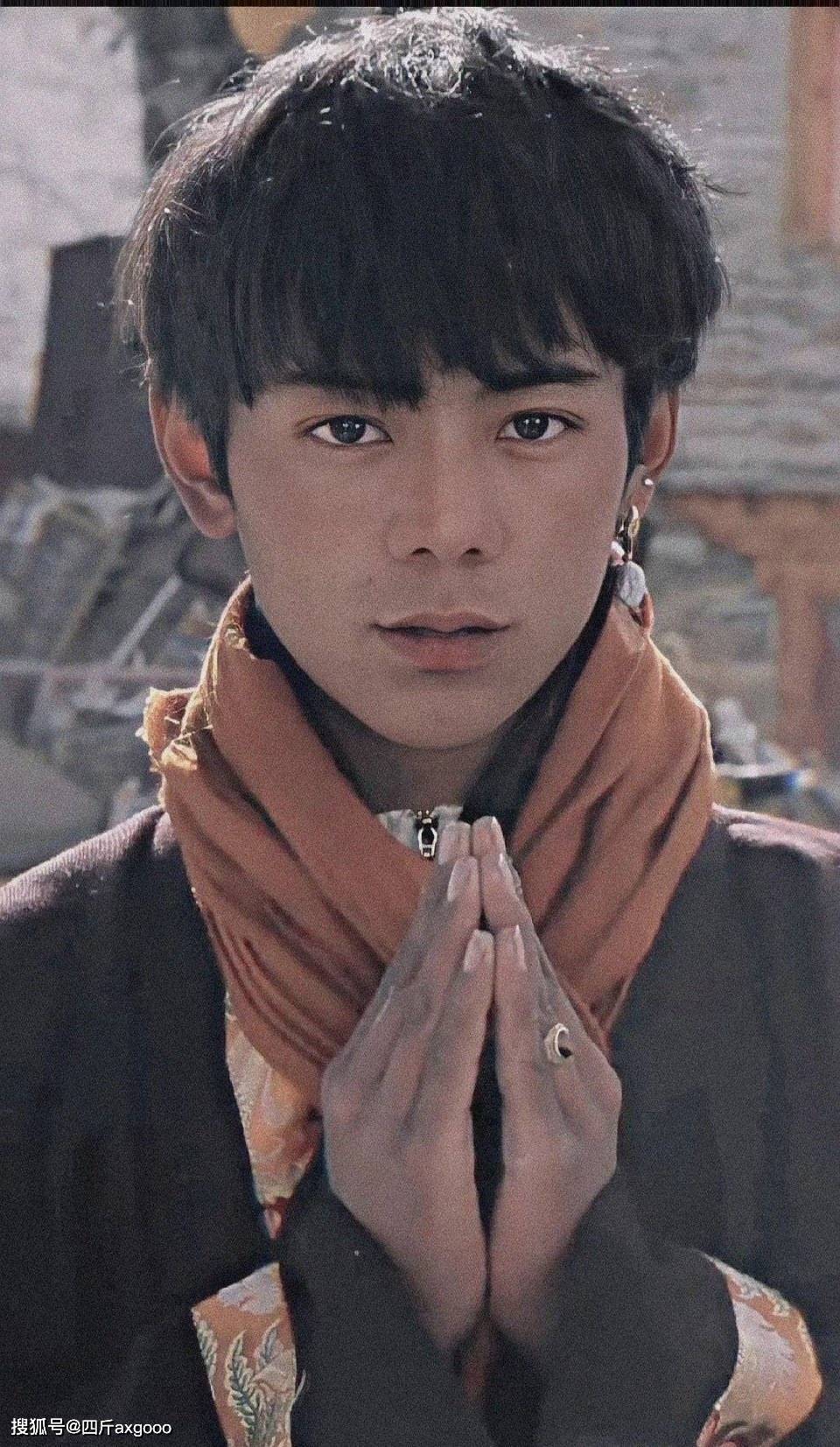 家乡|丁真接受扶贫纪录片采访，家乡收入变高，“丁真热”没有昙花一现