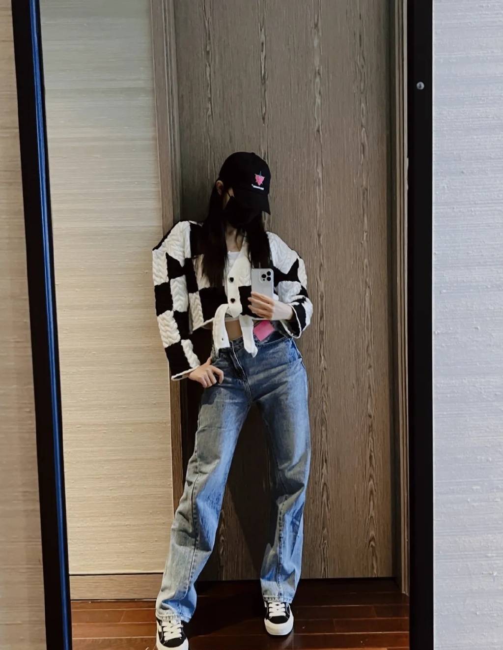 张元英 棋盘格针织衫