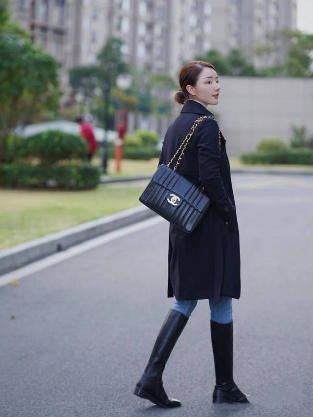 视觉 “时髦精”必备的中筒靴,为什么被你穿出水鞋感,或许是搭配问题