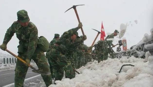 雪灾还需其他气象共同作用才可形成,最主要的还是大气环流的异常,如