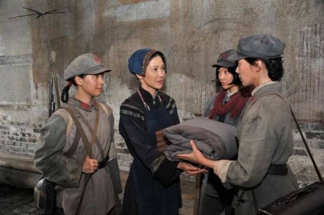大嫂|阿凡达演女红军,《亮剑》田雨演瑶族大嫂,情系《半条棉被》