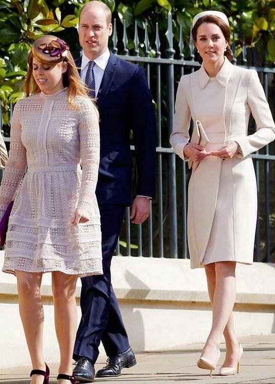 曲线 凯特冬季穿大衣还要光腿，气质复古优雅，生完娃也不怕冻