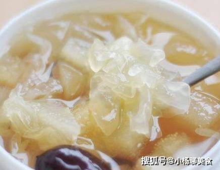 天气冬天，银耳加“它”一起煮，美容养颜又润燥，女人要多喝！