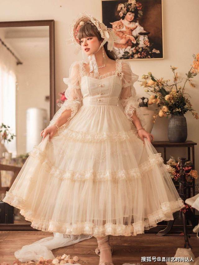 洛丽塔 有女人味还不庸俗!微胖女人这样穿“洛丽塔”,显瘦又显端庄