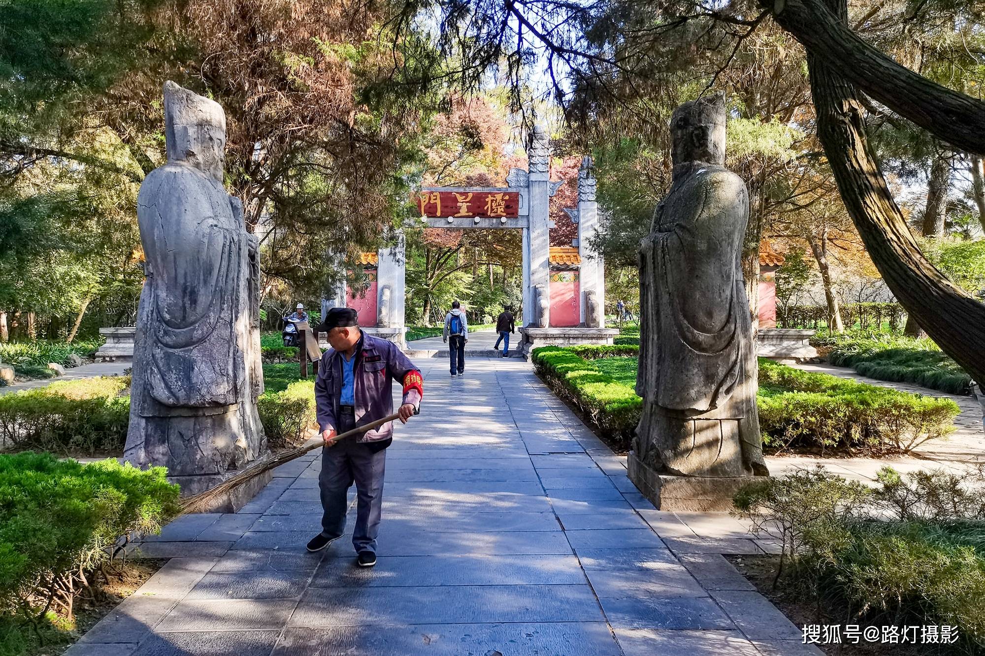 瘦西湖|作为江苏省会的南京，一直很没有存在感，谁是南京的竞争对手？