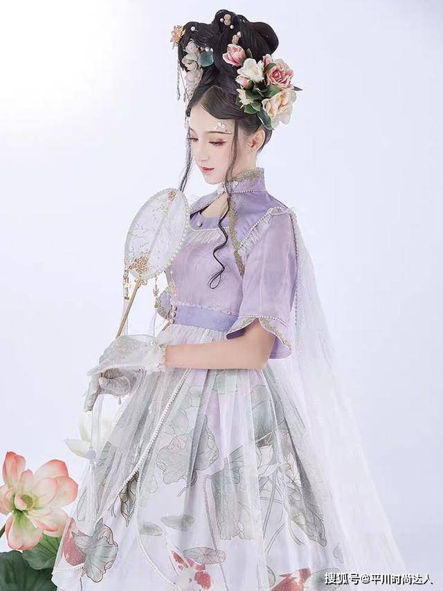 进行 2021新时尚!水墨风洛丽塔火遍Lo圈,女生吃土也要抢